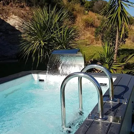 Pool And Garden * بورتو كيرفو