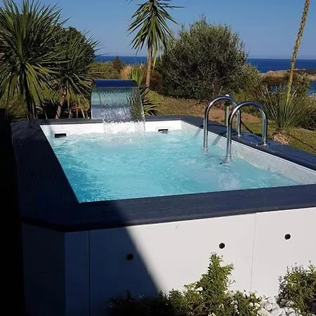 Pool And Garden Vila