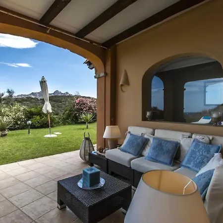 Pool And Garden 포르투 세르보
